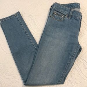 Light wash Skinny Jeans
